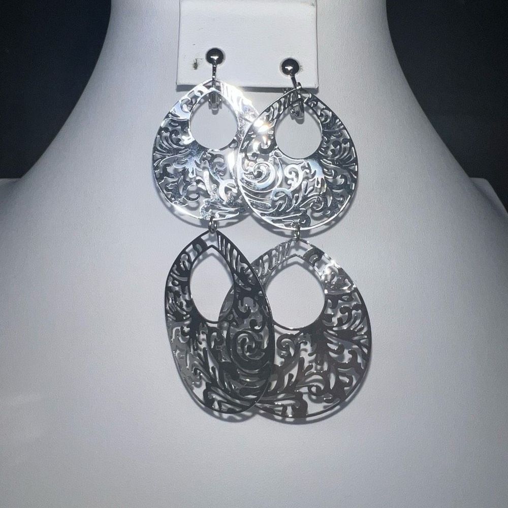Boho Thin Silver Tone Filigree Clip on Chandelier Earrings - Picture 2 of 7